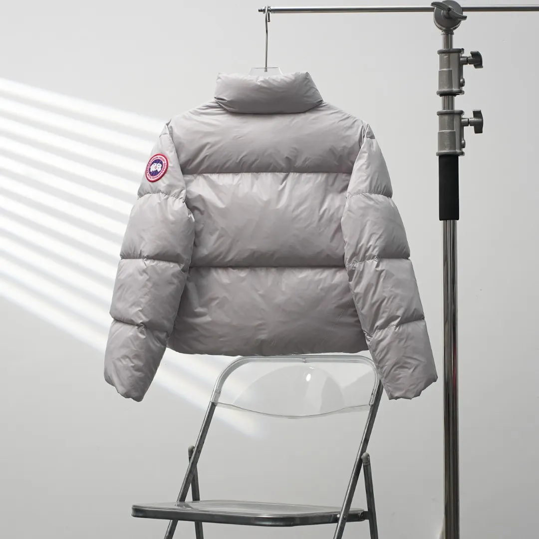 CANADA GOOSE ： Size：S-L